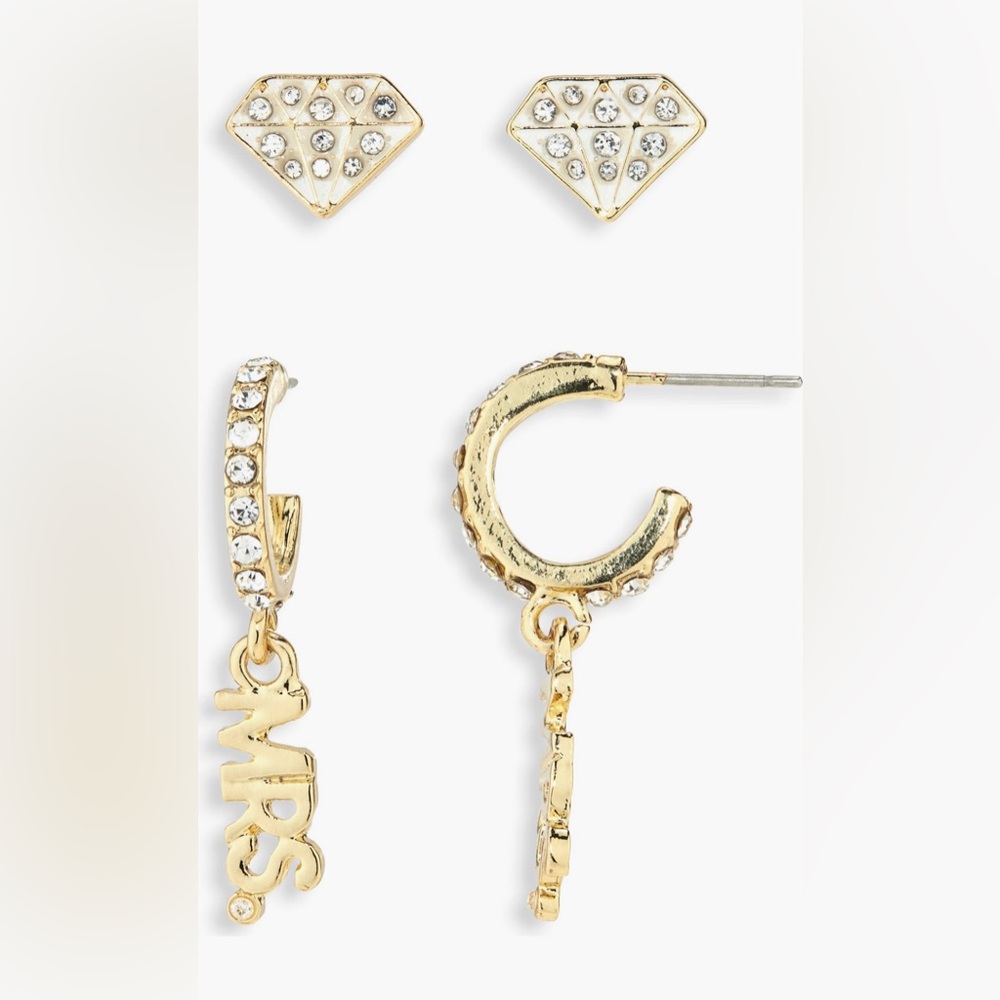 BaubleBar Mrs. Gold Stud Earring Set - NWT - Mrs - Bride - Anniversary - BLING!